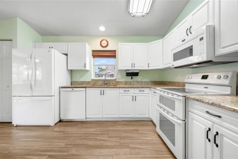 House in Palmetto, Florida 3 bedrooms, 138.24 sq.m. № 1777528 - photo 14