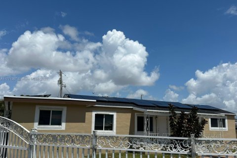 Commercial property in Miami, Florida 236.06 sq.m. № 1592136 - photo 24