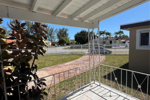 Commercial property in Miami, Florida 236.06 sq.m. № 1592136 - photo 16