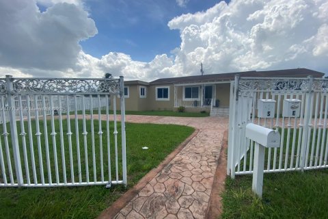 Immobilier commercial à vendre à Miami, Floride: 236.06 m2 № 1592136 - photo 1