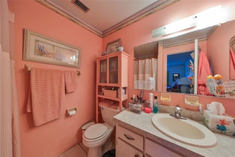 Condo in Sun City Center, Florida, 2 bedrooms  № 1530464 - photo 22
