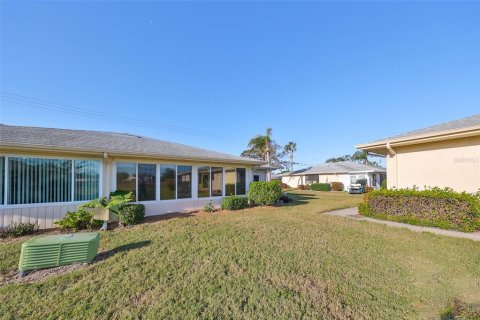Condo in Sun City Center, Florida, 2 bedrooms  № 1530464 - photo 28