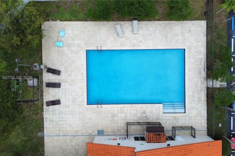 Copropriété à vendre à Hialeah, Floride: 2 chambres, 93.27 m2 № 2001147 - photo 29