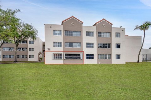 Copropriété à vendre à Hialeah, Floride: 2 chambres, 93.27 m2 № 2001147 - photo 21