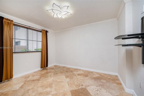 Copropriété à vendre à Hialeah, Floride: 2 chambres, 93.27 m2 № 2001147 - photo 16