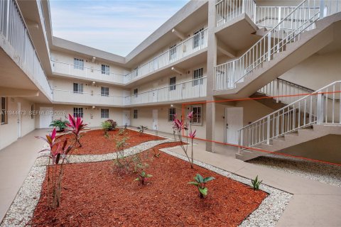 Copropriété à vendre à Hialeah, Floride: 2 chambres, 93.27 m2 № 2001147 - photo 22