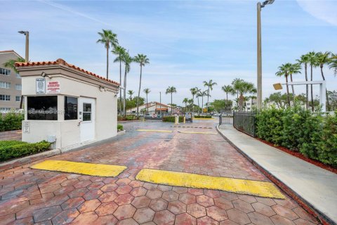 Copropriété à vendre à Hialeah, Floride: 2 chambres, 93.27 m2 № 2001147 - photo 20