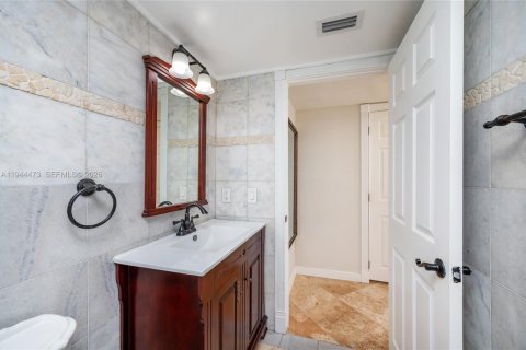 Copropriété à vendre à Hialeah, Floride: 2 chambres, 93.27 m2 № 2001147 - photo 15