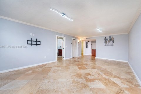 Copropriété à vendre à Hialeah, Floride: 2 chambres, 93.27 m2 № 2001147 - photo 9