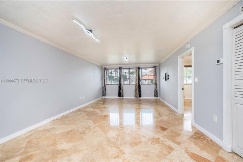 Copropriété à vendre à Hialeah, Floride: 2 chambres, 93.27 m2 № 2001147 - photo 6