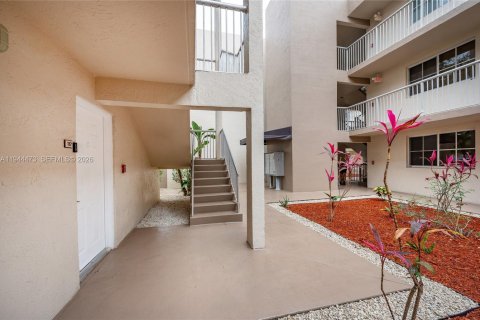 Copropriété à vendre à Hialeah, Floride: 2 chambres, 93.27 m2 № 2001147 - photo 23