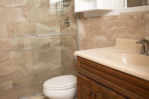 Снять в аренду таунхаус в Майами, Флорида 3 спальни, 151.34м2, № 1990418 - фото 23