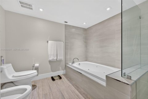 Купить кондоминиум в Майами-Бич, Флорида 2 спальни, 140.28м2, № 2066190 - фото 29