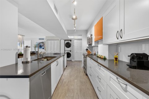 Купить кондоминиум в Майами-Бич, Флорида 2 спальни, 140.28м2, № 2066190 - фото 20