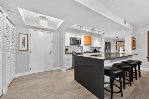 Купить кондоминиум в Майами-Бич, Флорида 2 спальни, 140.28м2, № 2066190 - фото 18