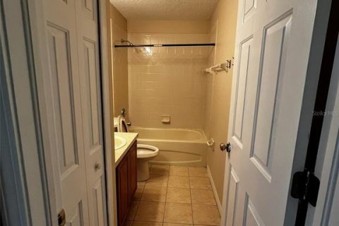 Townhouse in Valrico, Florida 2 bedrooms, 144.93 sq.m. № 1855974 - photo 12