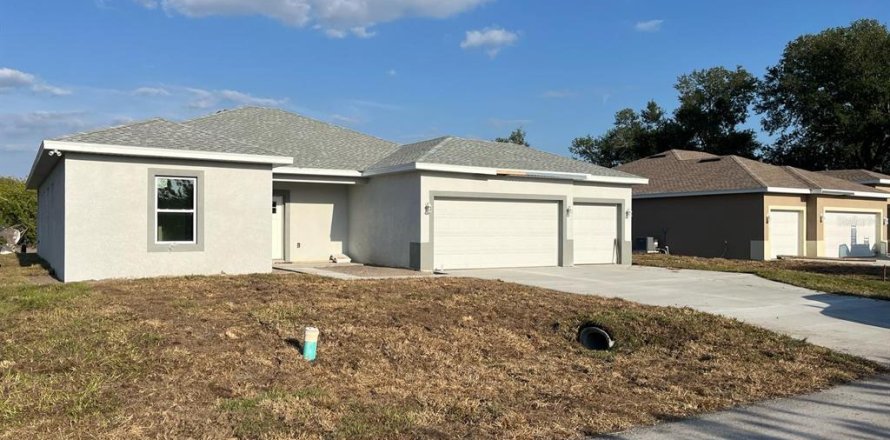 Villa ou maison à North Port, Floride 4 chambres, 183.95 m2 № 1653587