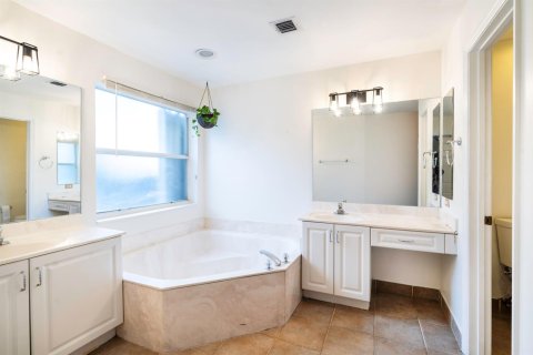 Casa en venta en Pembroke Pines, Florida, 4 dormitorios, 217.3 m2 № 2420692 - foto 18