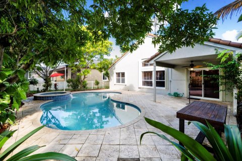 Casa en venta en Pembroke Pines, Florida, 4 dormitorios, 217.3 m2 № 2420692 - foto 8
