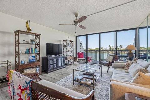 Condominio en alquiler en Saint Pete Beach, Florida, 2 dormitorios, 117.99 m2 № 2222473 - foto 4