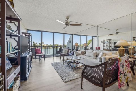 Condominio en alquiler en Saint Pete Beach, Florida, 2 dormitorios, 117.99 m2 № 2222473 - foto 17