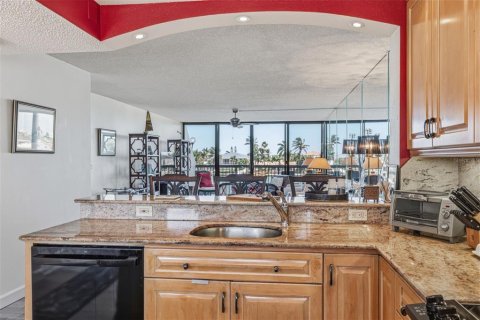Condominio en alquiler en Saint Pete Beach, Florida, 2 dormitorios, 117.99 m2 № 2222473 - foto 7