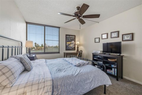 Condominio en alquiler en Saint Pete Beach, Florida, 2 dormitorios, 117.99 m2 № 2222473 - foto 19