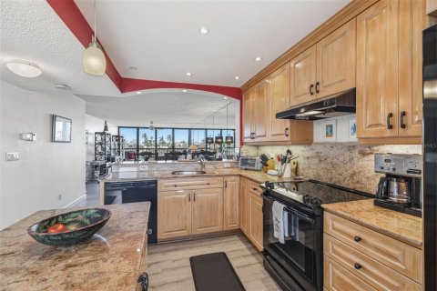Condominio en alquiler en Saint Pete Beach, Florida, 2 dormitorios, 117.99 m2 № 2222473 - foto 6