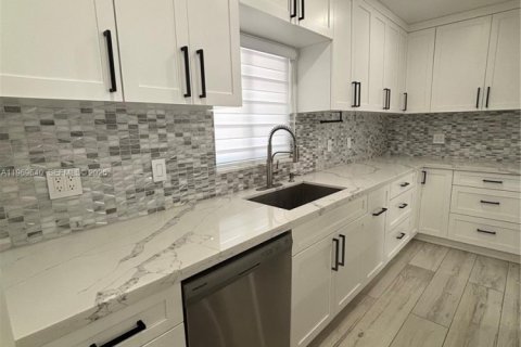 Villa ou maison à vendre à Homestead, Floride: 4 chambres, 198.07 m2 № 2031010 - photo 17