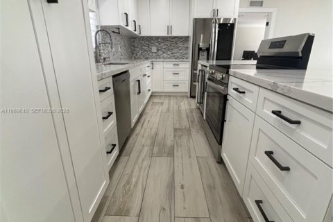 Villa ou maison à vendre à Homestead, Floride: 4 chambres, 198.07 m2 № 2031010 - photo 16