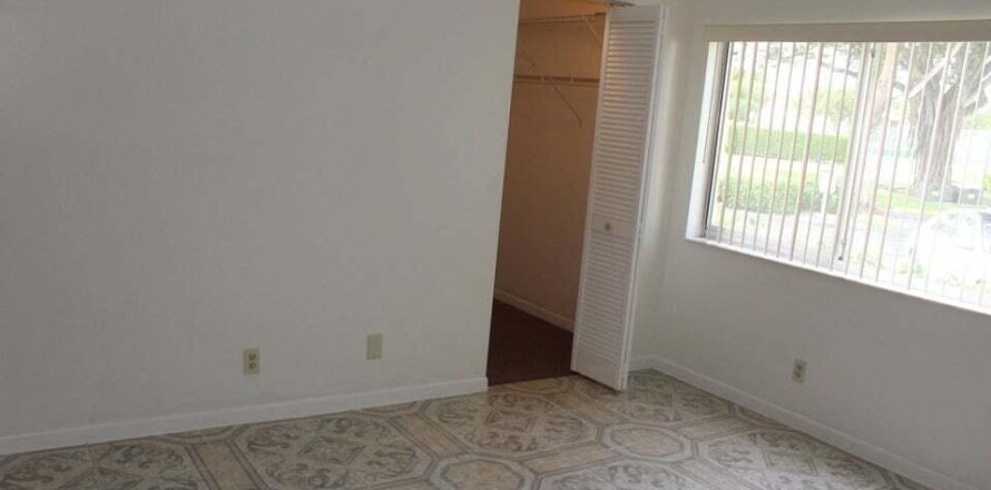 Condo in West Palm Beach, Florida, 2 bedrooms № 1179386