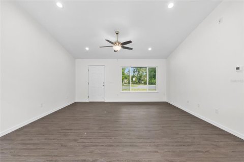 House in Dunnellon, Florida 3 bedrooms, 134.62 sq.m. № 2391583 - photo 10