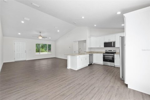 House in Dunnellon, Florida 3 bedrooms, 134.62 sq.m. № 2391583 - photo 16