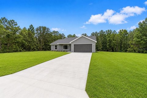 House in Dunnellon, Florida 3 bedrooms, 134.62 sq.m. № 2391583 - photo 2