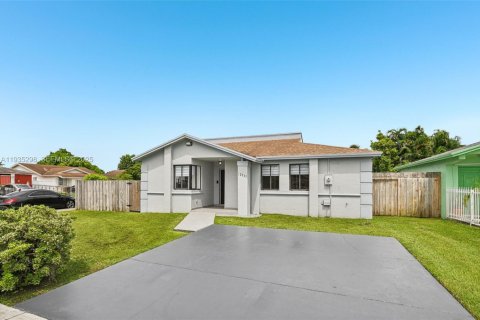 Villa ou maison à Miami, Floride 3 chambres, 162.67 m2 № 2037669