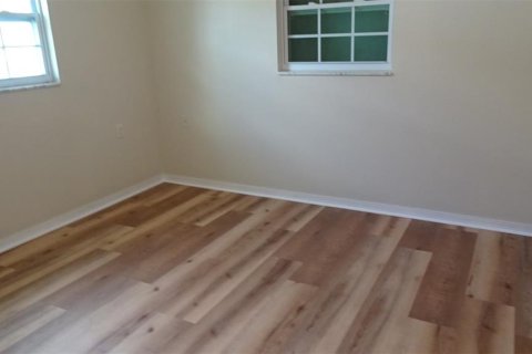 House in Saint Petersburg, Florida 1 bedroom, 58.53 sq.m. № 2391404 - photo 6