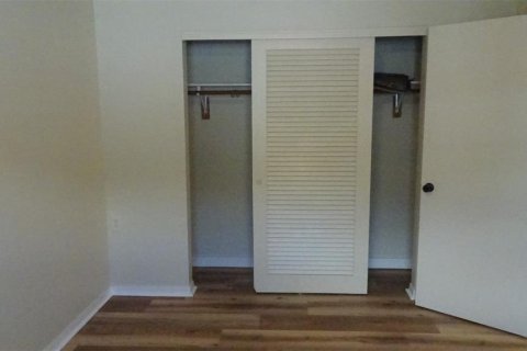 House in Saint Petersburg, Florida 1 bedroom, 58.53 sq.m. № 2391404 - photo 19