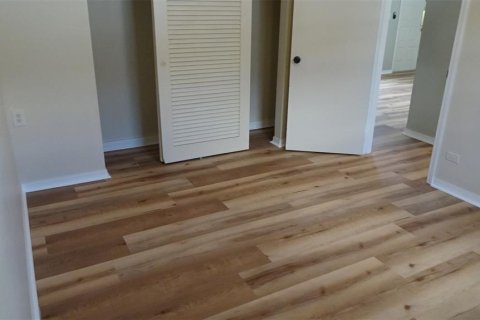 House in Saint Petersburg, Florida 1 bedroom, 58.53 sq.m. № 2391404 - photo 18