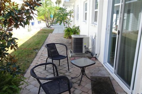 House in Saint Petersburg, Florida 1 bedroom, 58.53 sq.m. № 2391404 - photo 22