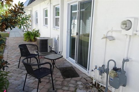 House in Saint Petersburg, Florida 1 bedroom, 58.53 sq.m. № 2391404 - photo 21