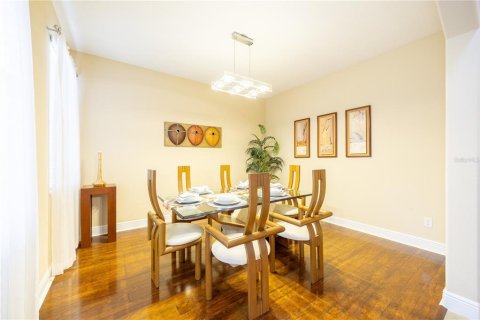 Villa ou maison à vendre à Kissimmee, Floride: 4 chambres, 241.45 m2 № 2398788 - photo 4