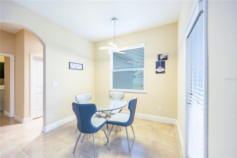 Villa ou maison à vendre à Kissimmee, Floride: 4 chambres, 241.45 m2 № 2398788 - photo 14