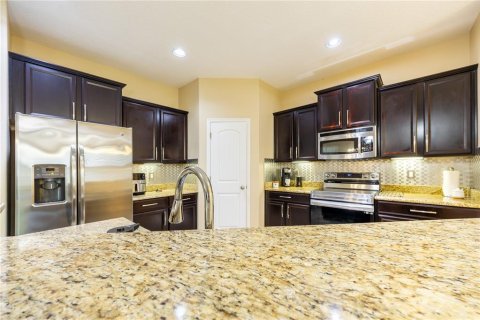Villa ou maison à vendre à Kissimmee, Floride: 4 chambres, 241.45 m2 № 2398788 - photo 11