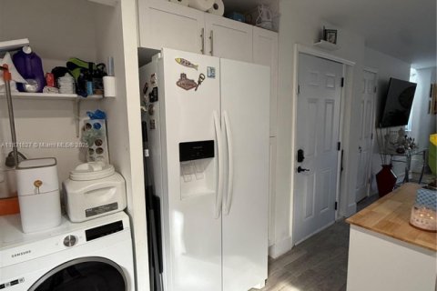 Townhouse in Miami, Florida 2 bedrooms, 98.1 sq.m. № 1818406 - photo 9