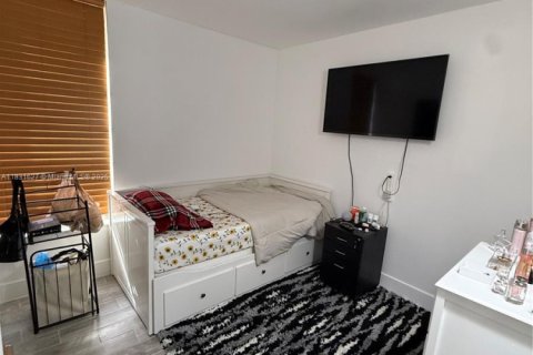Townhouse in Miami, Florida 2 bedrooms, 98.1 sq.m. № 1818406 - photo 12