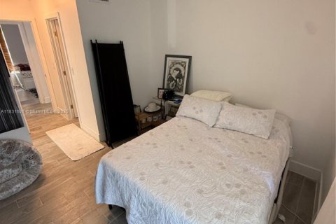 Townhouse in Miami, Florida 2 bedrooms, 98.1 sq.m. № 1818406 - photo 17