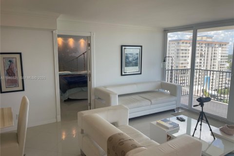 Купить кондоминиум в Холливуд, Флорида 2 спальни, 97.55м2, № 2001993 - фото 7