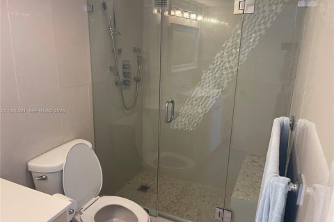 Купить кондоминиум в Холливуд, Флорида 2 спальни, 97.55м2, № 2001993 - фото 18