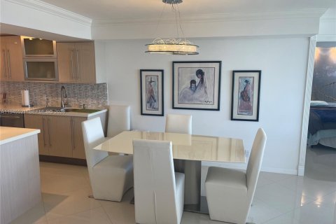 Купить кондоминиум в Холливуд, Флорида 2 спальни, 97.55м2, № 2001993 - фото 8