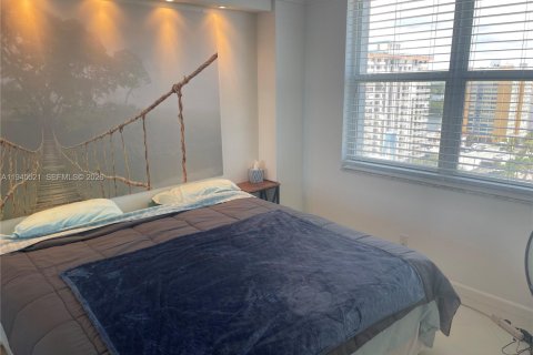 Купить кондоминиум в Холливуд, Флорида 2 спальни, 97.55м2, № 2001993 - фото 16